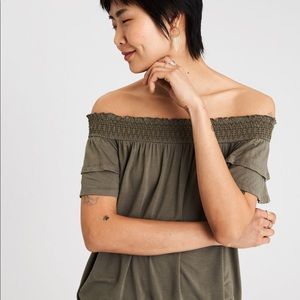 American Eagle off the shoulder soft & sexy